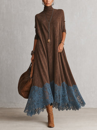 Piera Maxikleid in Wildleder-Optik mit blauem Spitzensaum – Braun