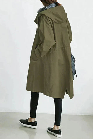 Ingeborg | Regenjacke mit Knopfleiste und verstellbarer Kapuze
