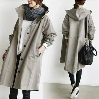 Ingeborg | Regenjacke mit Knopfleiste und verstellbarer Kapuze