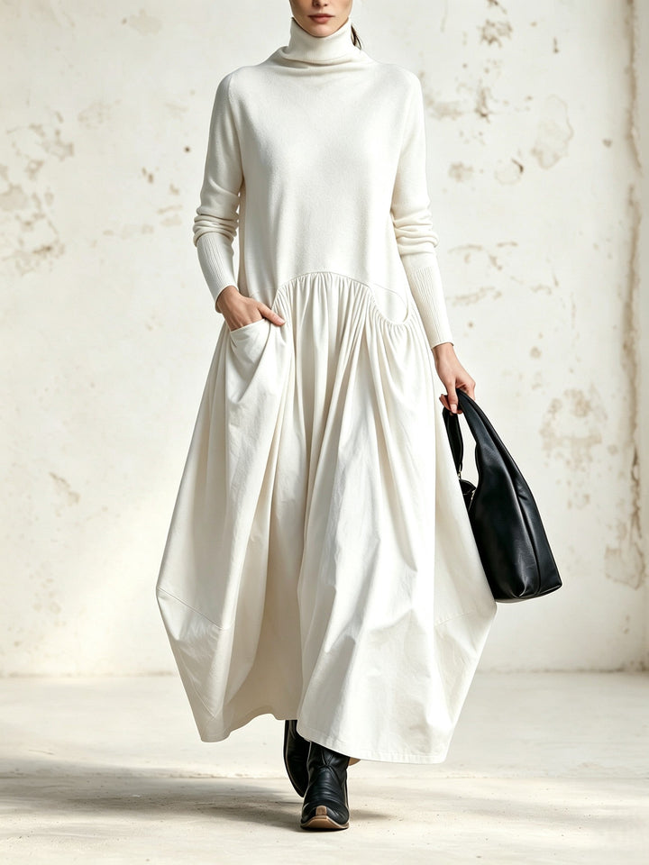 Mila Oversize-Maxikleid mit Rollkragen in Weiß